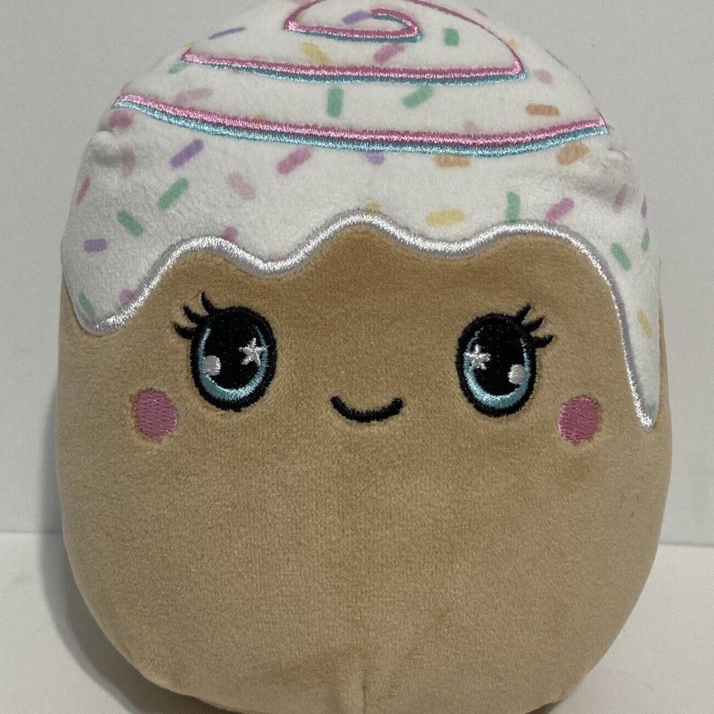 Squishmallows Mystery Scented Squad Chanel Cinnamon Roll Sprinkles 5" Plush Toy - Picture 1 of 10